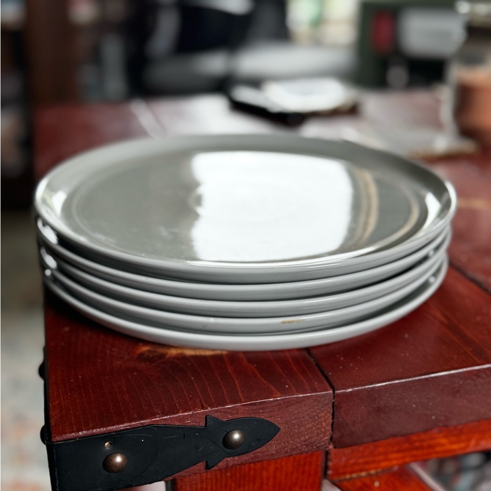 Crate & Barrel Mercer Grey Round Porcelain Dinner Plates, (5)